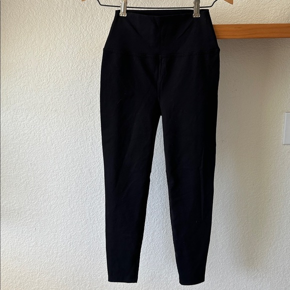 Beyond Yoga Mesh It Up High Waisted 7/8 Yoga Leggings Size Small - Picture 6 of 9